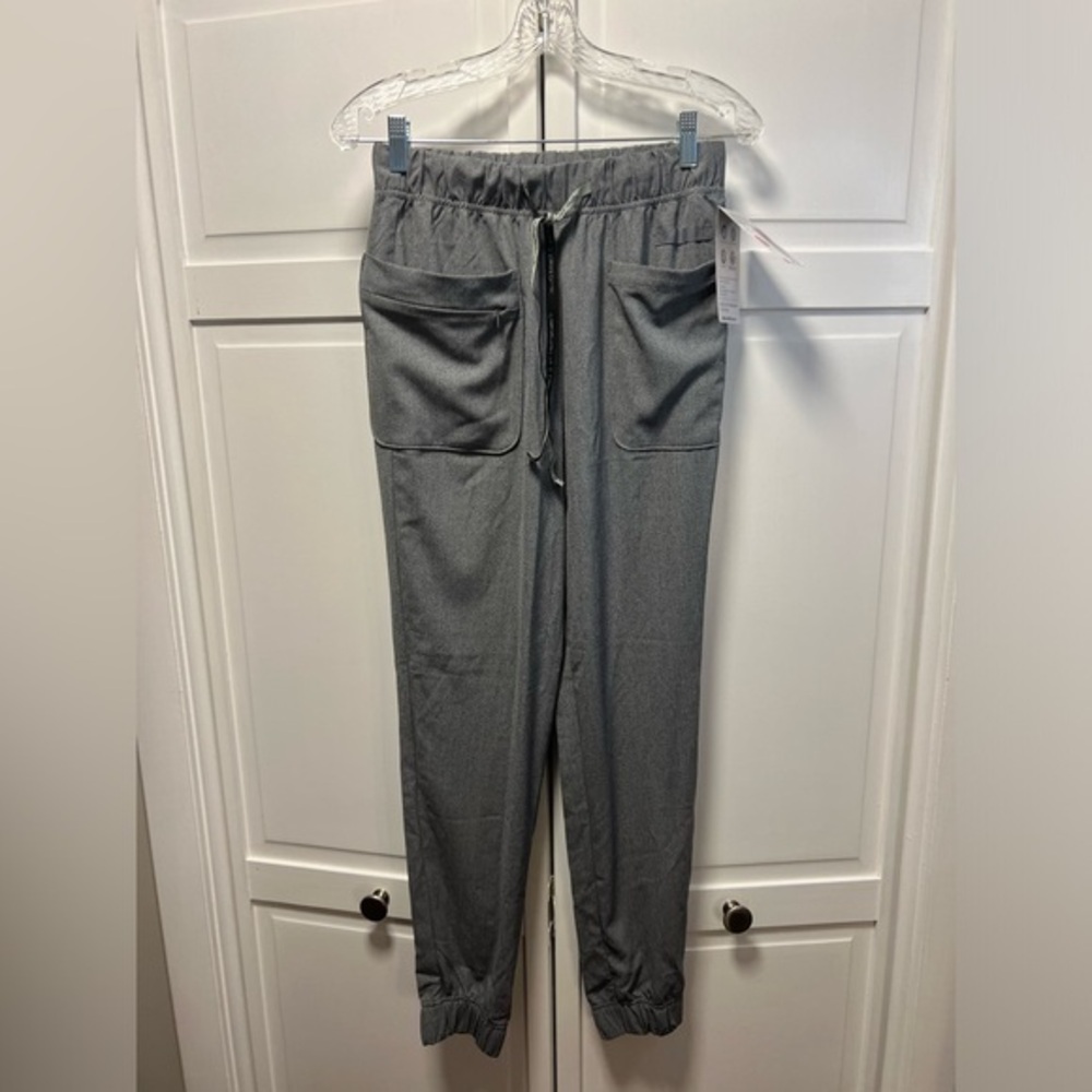 NWT Climate Right by Cuddle Duds 5 Pocket Scrub Jogger Size Women’s X Small